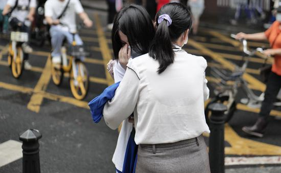 <b>高考数学太难学生出考场就哭：3年来做的最难考卷</b>